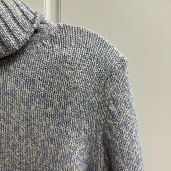 Ann Taylor Large Blue and White Sweater - Picture 2 of 7